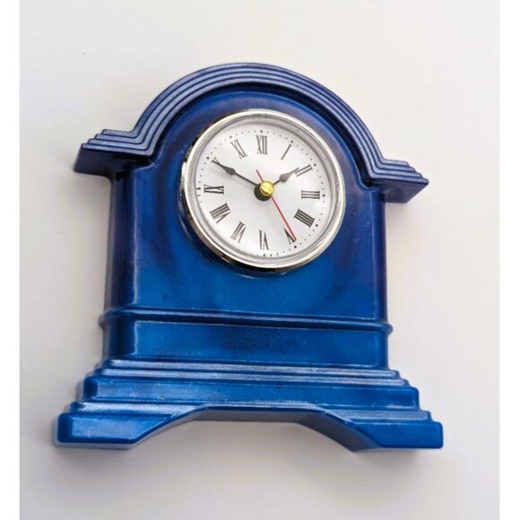 Small Resin Mantel/Desktop Clock Blue with Silver Trim Hand Crafted NEW - Picture 3 of 7